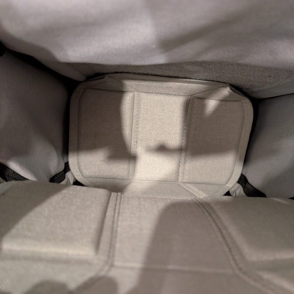 Peak Design Everyday Backpack 30L Gray w/ Three Dividers - Picture 6 of 15